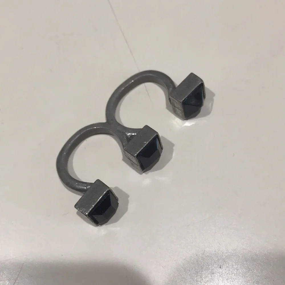 A unique ring - Picture 6 of 6